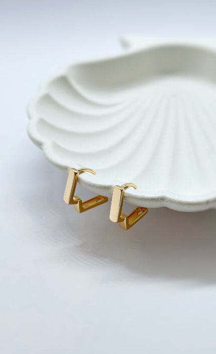 Сережки геометричної форми, застібка конго